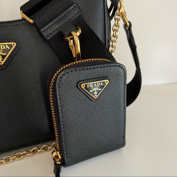 Prada Re-Edition 2005 Saffiano - Picture 4 of 12